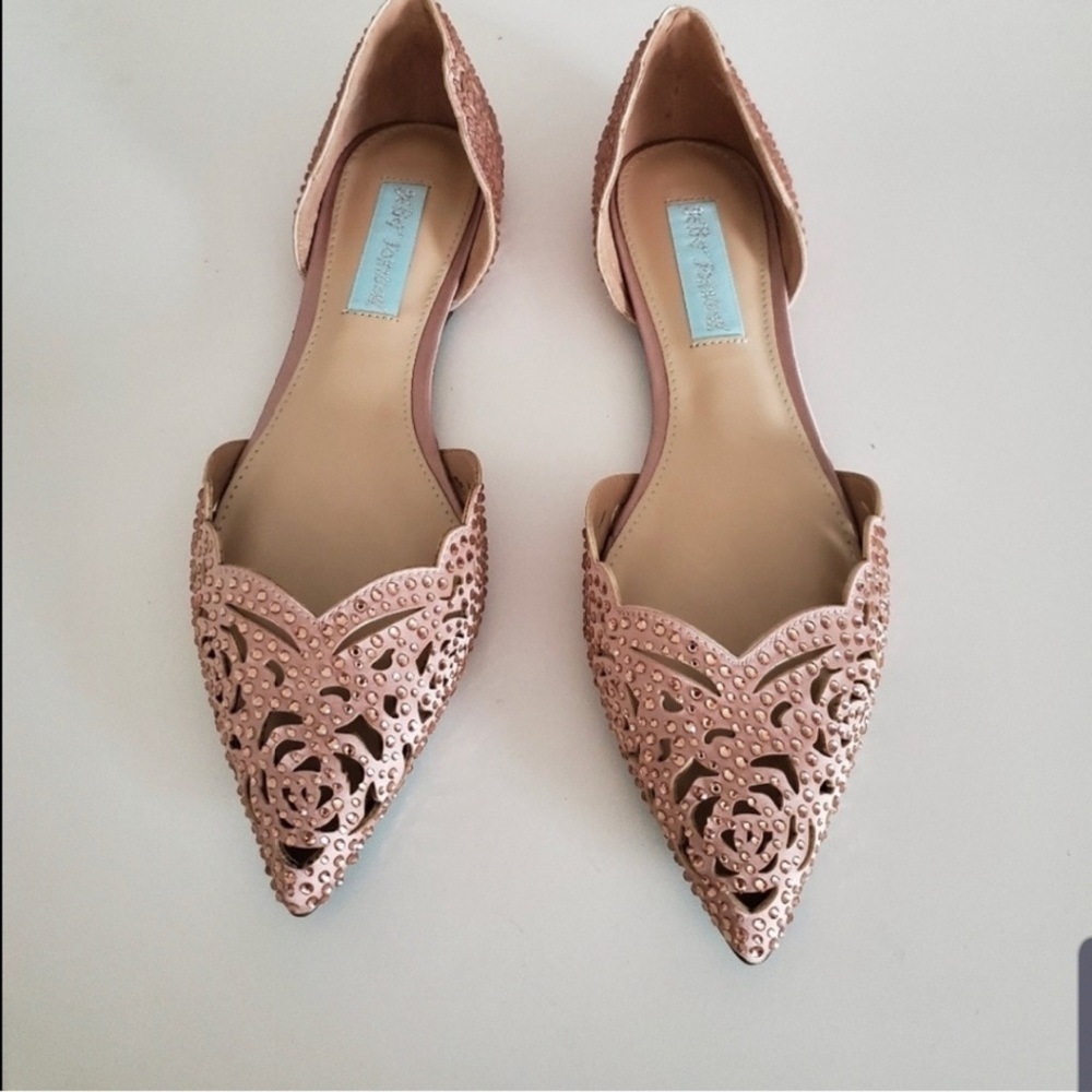 Betsey Johnson Lucy flats NIB